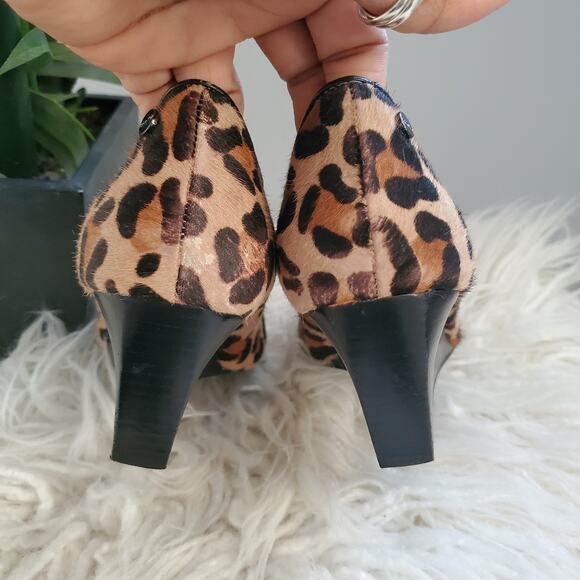 Calvin Klein Saxton Leopard Print Calf Hide Wedge Heels 7.5 - Picture 6 of 11